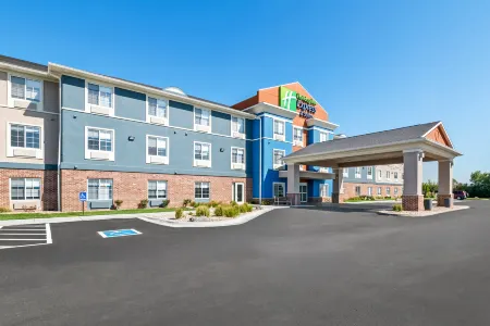 康瑟爾布拉夫斯 - 會展中心區智選假日飯店及套房