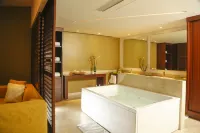 InterContinental Hotels PRESIDENTE CANCUN RESORT by IHG - Bathtub