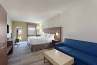 Holiday Inn Express & Suites CORONA by IHG - Swimmingpools