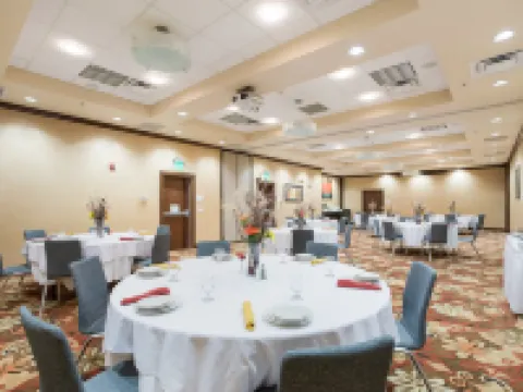 ホリデイ イン ジャクソン NW - エアポート ロード by IHG ブラックマンのホテル