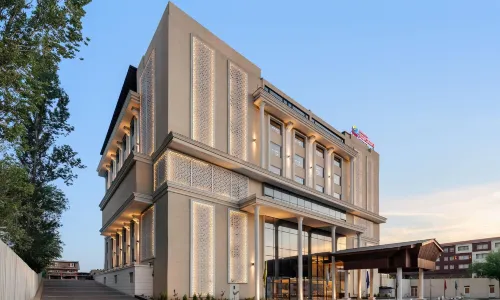 Ramada Encore by Wyndham Rajbagh Srinagar