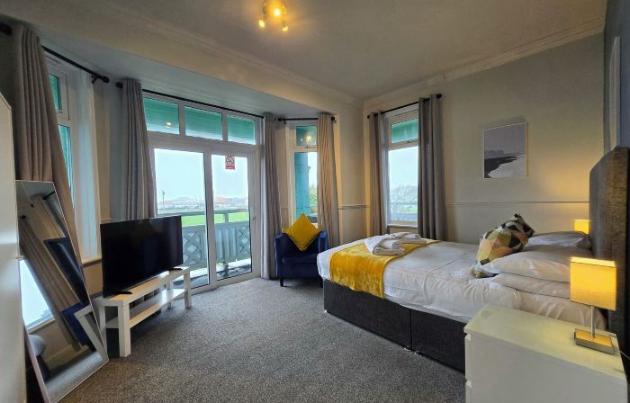 Beach Hotel Torbay B&B