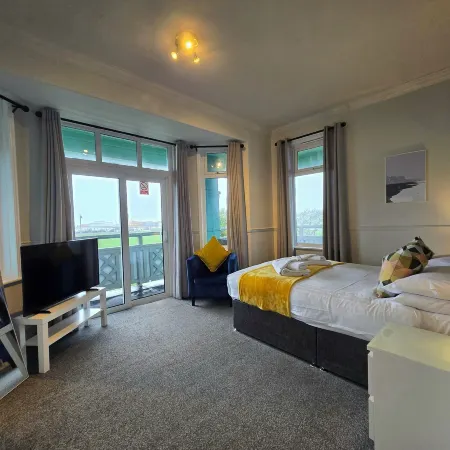Beach Hotel Torbay B&B