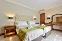 Villa Hibiscus 3 Bedroom Villa with Private Pool