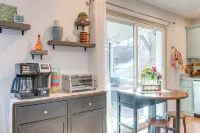 4 Mi to Hwy Access for Mtn Fun Family Getaway!