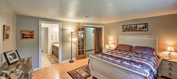 Quaint Priest Lake Cabin w/ Patio < 1 Mi to Lake! Hotels in Bonner County