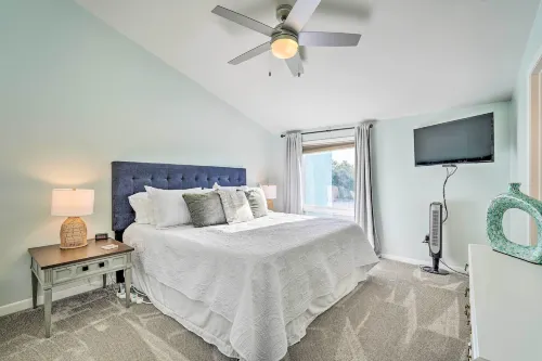 Pool & Beach Access: 'Sunnyside 55' in PCB! - Wifi