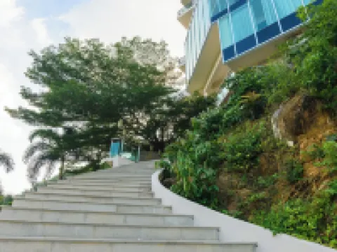 هيل توب ويلنيس ريزورت Hotels near سيام نيراميت بوكيت