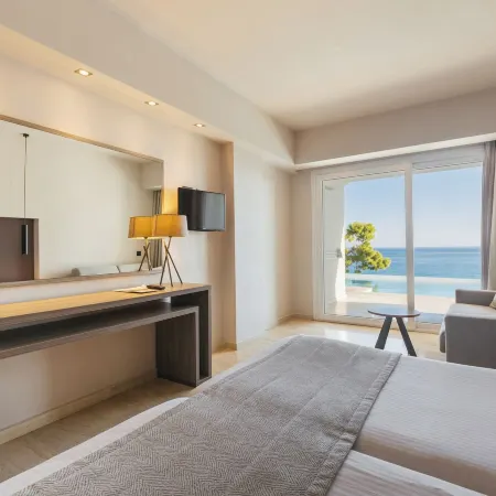Alexandra Beach Resort & Spa