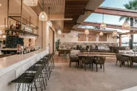 Alexandra Beach Resort & Spa - bar