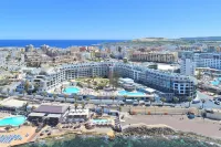 DoubleTree by Hilton Malta فنادق في Bugibba