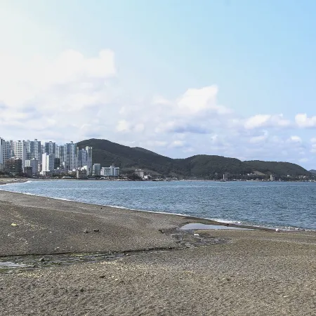 Ulsan Some Hotel Отели рядом с достопримечательностью «Каменная балка Юпо»