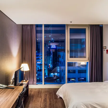 Brown Suites Hotel sinchon central Отели рядом с достопримечательностью «Мапхогу»