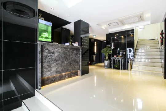 Seongbuk (Bomun-Dong) Piano