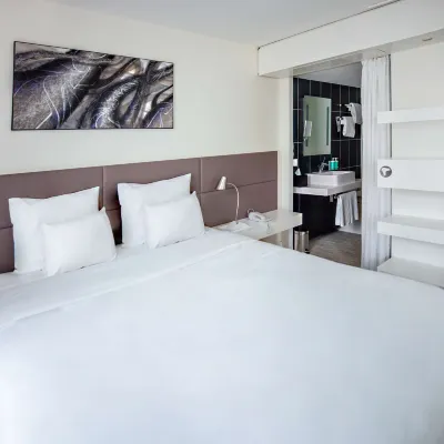 Novotel Suites Paris Issy-Les-Moulineaux Hotels near Bouygues Telecom