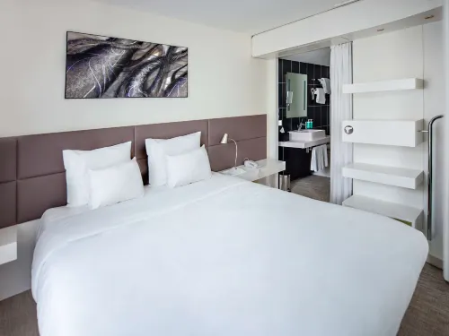 Novotel Suites Paris Issy-Les-Moulineaux - balcony
