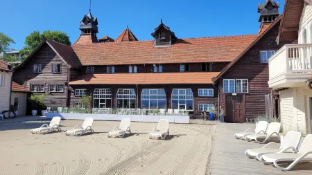 Hotel Zhong Hua Отели в г. Сопот