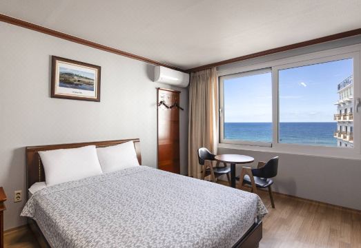 강릉 경포대 모텔 로비