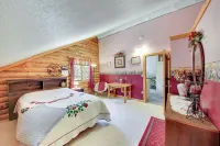 Libby Home w/ Mountain Views: Gazebo & Fire Pit! - parking