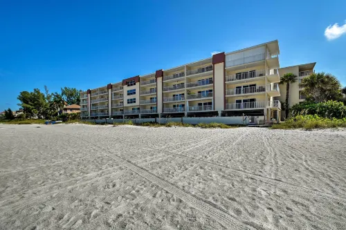 Pool Access! Indian Shores Beachfront Condo - Holiday Apartments
