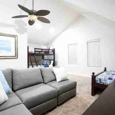 Sweet 4 Bedroom, 3 Bath Plus Loft Bedroom, Pool Home Rooms