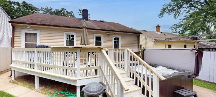 2 Mi to Beach! Hot Tub Haven in Michigan City Hotels in LaPorte County
