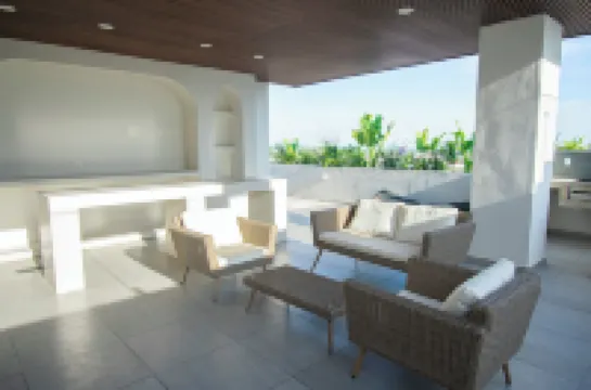 Makeva Condos, Near Malecon