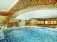 Raffles Europejski Warsaw Отели рядом с достопримечательностью «Площадь Гжибовского»