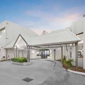 Ciloms Airport Lodge