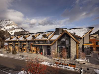 Peaks Hotel and Suites