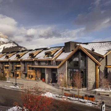 Peaks Hotel and Suites