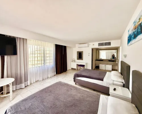 Condo in Ocean Front Resort Hotels near Flamingo Mall