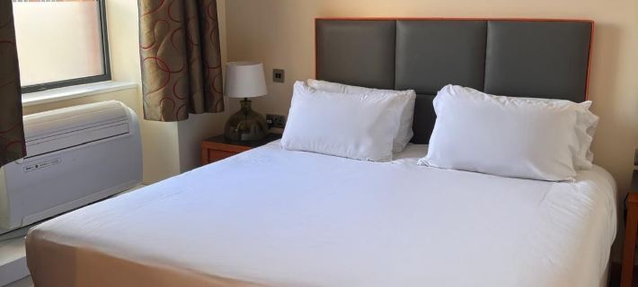 Icon Hotel Hotels in Luton