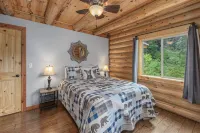 Bearfoot Chalet 3 Bedroom Home by NW Comfy Cabins - Lodges