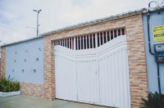 カサ ペットフレンドリー エン コンドミニオ コン バガ エン マリトゥバ のホテル