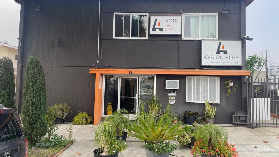 AVAION HOTEL LAX-SoFi Stadium