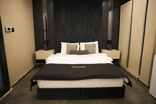 LIMONOTTO SUIT OTEL - 2-Star