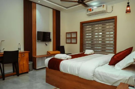 卡洛斯島回水度假村 果拉姆縣酒店