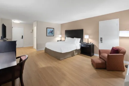 Ramada by Wyndham Grayling Hotel & Conference Center Hotels in Grayling