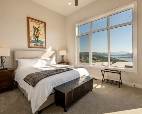 Summer Perfect at the Lake Expansive Views Large Patio Private Hot Tub Swimming Beach Hiking Biking Hotels in Hideout