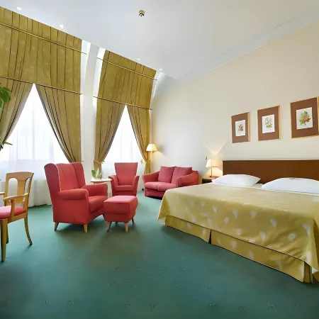 EA Hotel Rokoko