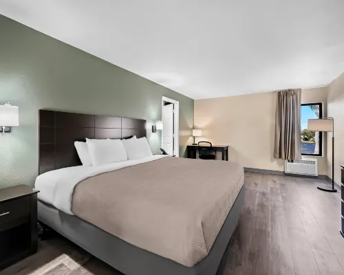 Quality Inn Fort Myers Cape Coral Hotels near List Distillery