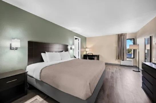 Quality Inn Fort Myers Cape Coral Hotels near List Distillery