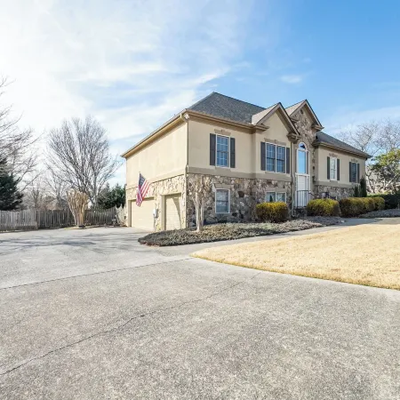 530 Waterford Drive, Cartersville