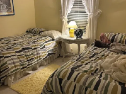 Charming 3-bedroom cottage in enjoyable Douglas with WiFi, AC Hotels in Douglas