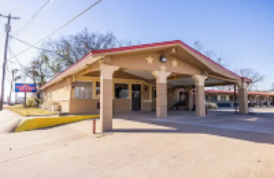 Capital O 克萊本 TX 的 Western Inn