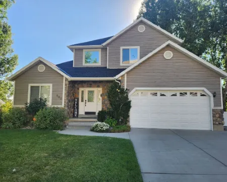 Clean, Quiet 2 Bdrm Near Provo w/ Direct Access to City Park Hoteles en Springville