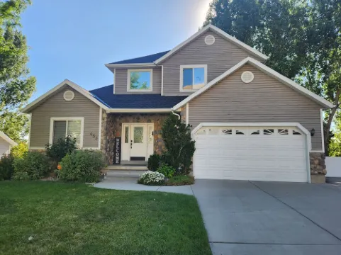 Clean, Quiet 2 Bdrm Near Provo w/ Direct Access to City Park