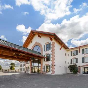 Best Western Plus Swiss Chalet Hotel  Suites