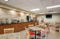 Quality Inn & Suites Fishkill South Near I-84 - breakfast